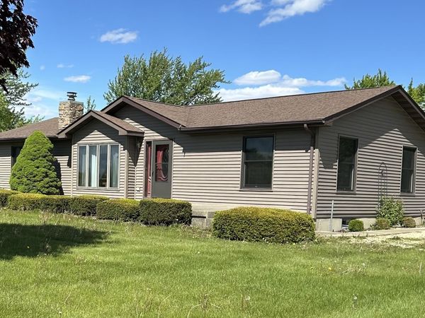 8086 Kane Road , Waterman, IL 60556