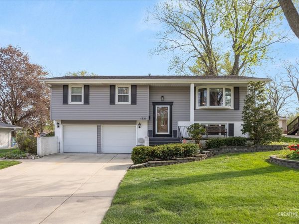 1321 Hampton Lane , Schaumburg, IL 60193