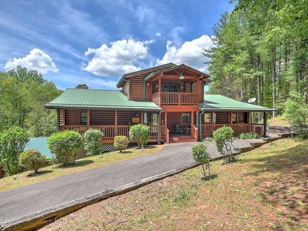 423 Pandora Fork Ln, Butler, TN 37640