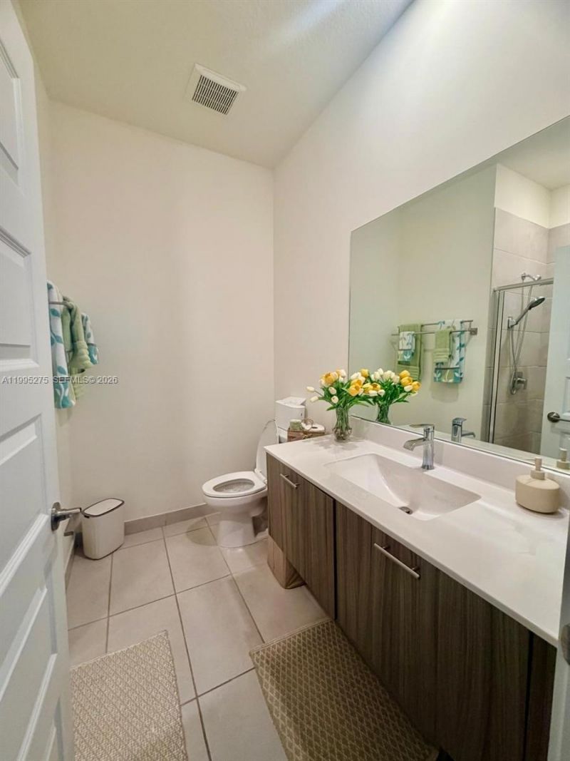 8005 NW 104th Ave Apt#3, Doral, FL 33178 Photo