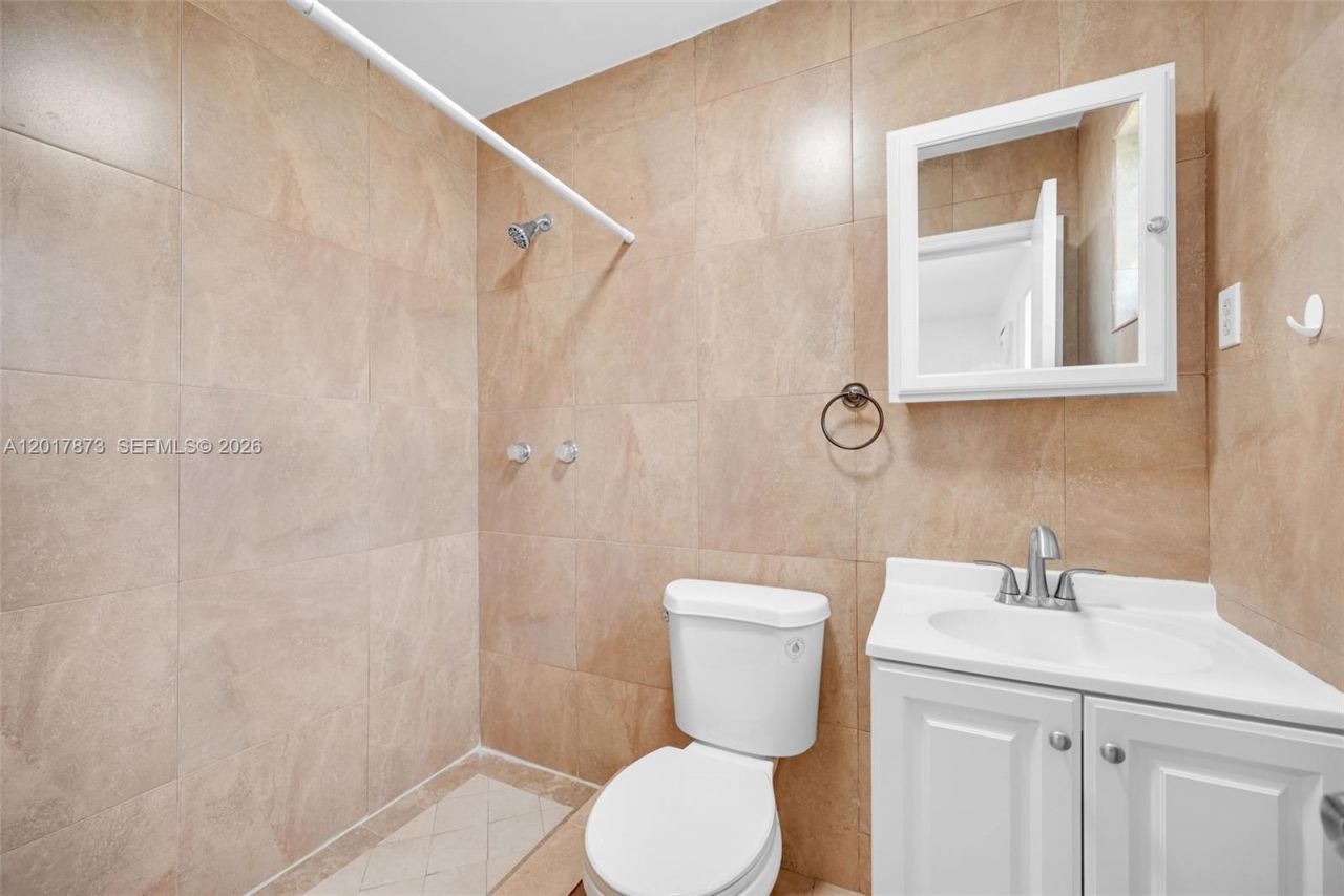 577 NW 90th St , Unit 567-3, El Portal, FL 33150 Photo