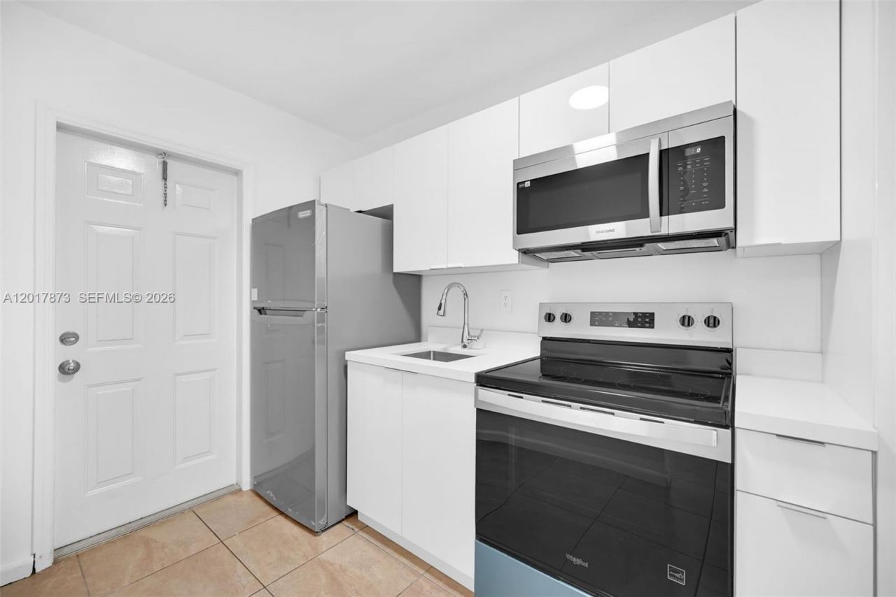 577 NW 90th St , Unit 567-3, El Portal, FL 33150 Photo