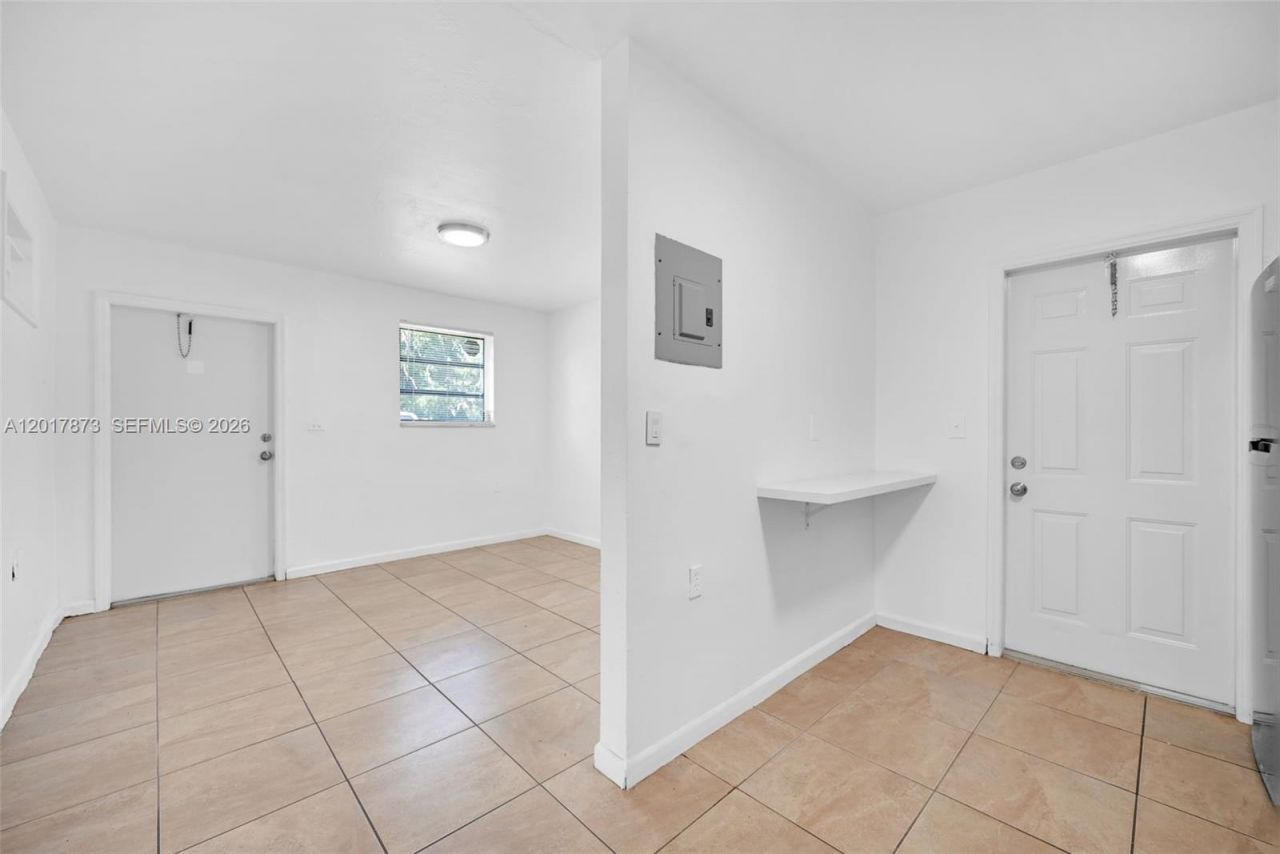577 NW 90th St , Unit 567-3, El Portal, FL 33150 Photo