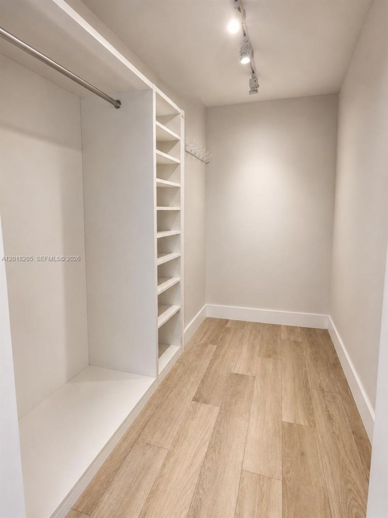 5 Island Ave , Unit 9B, Miami Beach, FL 33139 Photo