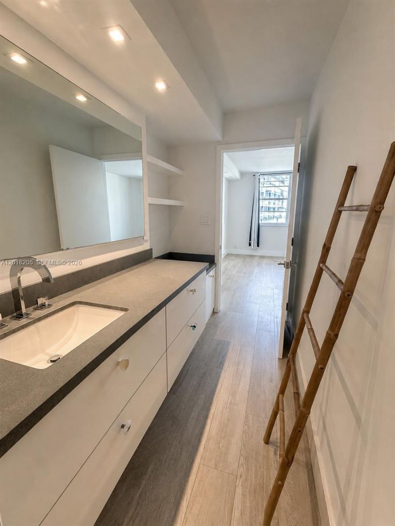 5 Island Ave , Unit 9B, Miami Beach, FL 33139 Photo