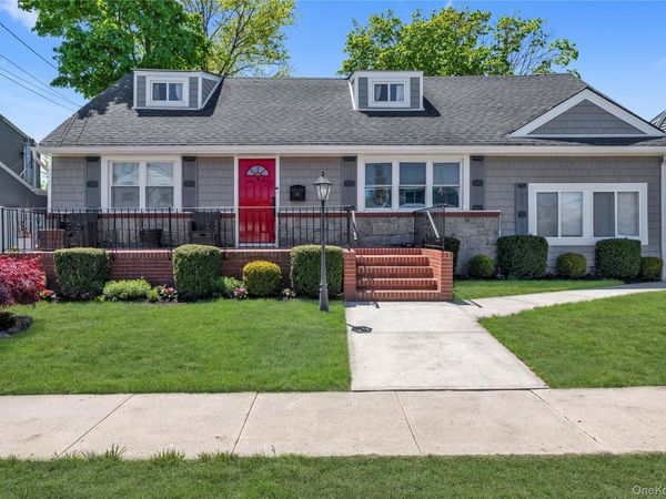 14 Southard Drive , Island Park, NY 11558