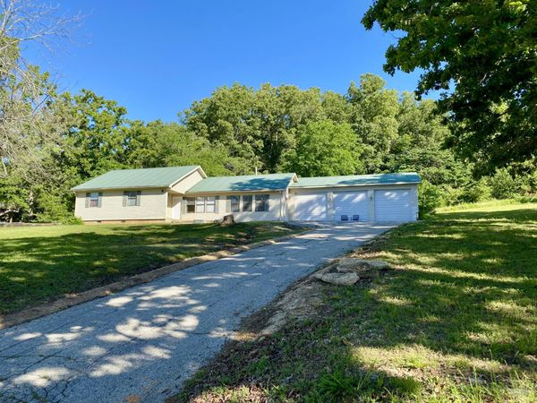 464 N Main Street , Salem, AR 72576