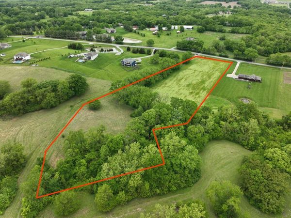 21201 E Blue Mills Road , Independence, MO 64058