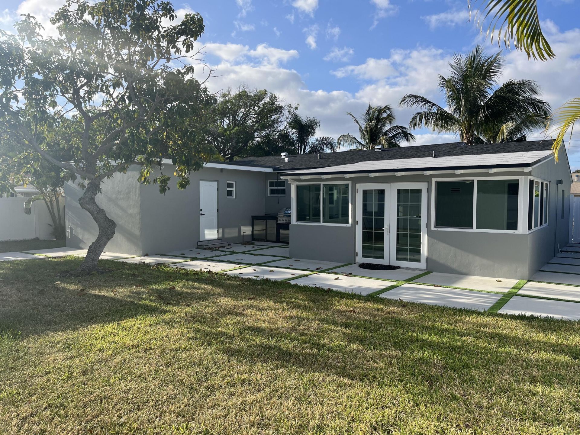 355 Maddock Street, West Palm Beach, FL 33405 Photo
