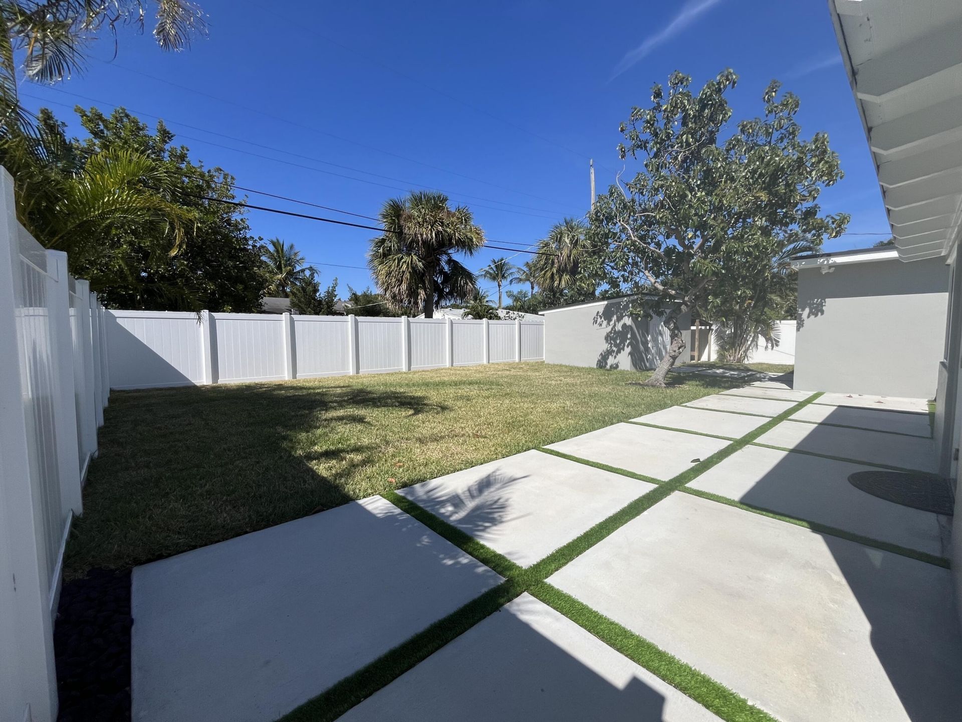 355 Maddock Street, West Palm Beach, FL 33405 Photo