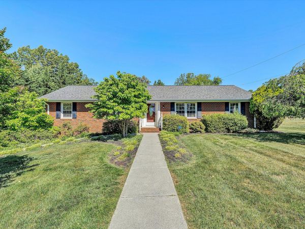 6244 N Barrens RD, Roanoke, VA 24019