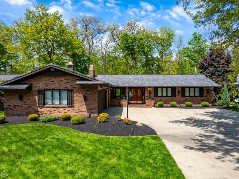 13730 Arrowhead Trail, Middleburg Heights, OH 44130 Photo 1