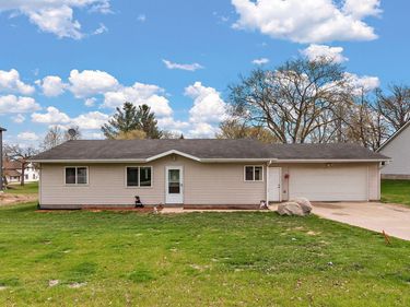 931 Perry Avenue N, Browerville, MN 56438