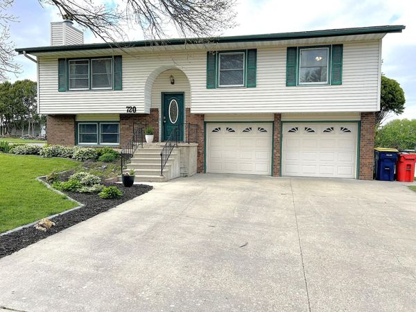 720 4th Avenue NW, Plainview, MN 55964