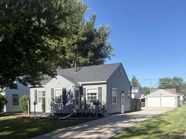 319 Mc Kinley Avenue, Ottumwa, IA 52501