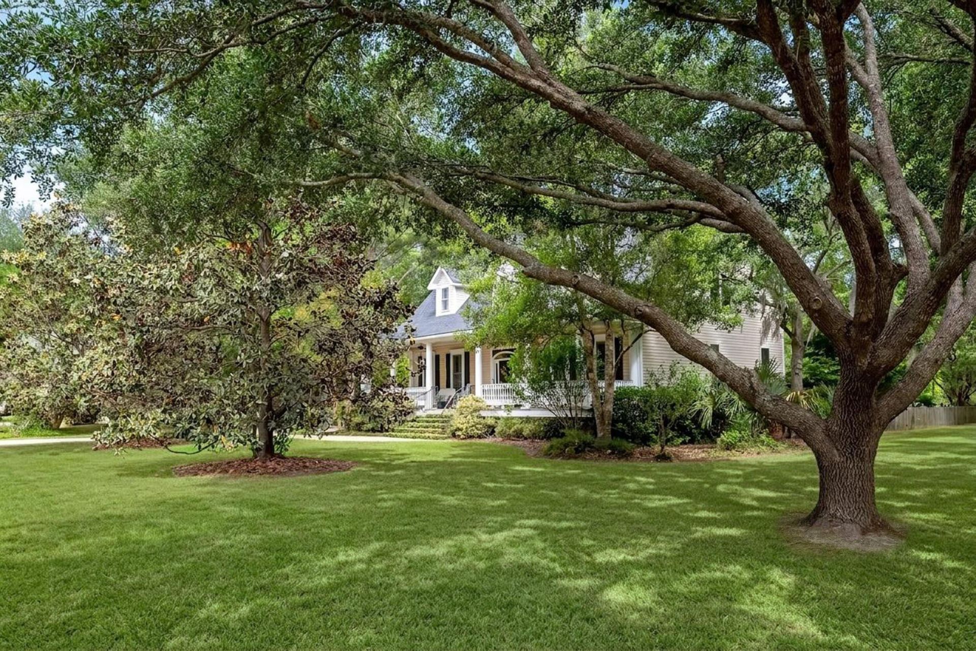 3894 Plantation Lakes Drive Photo 6