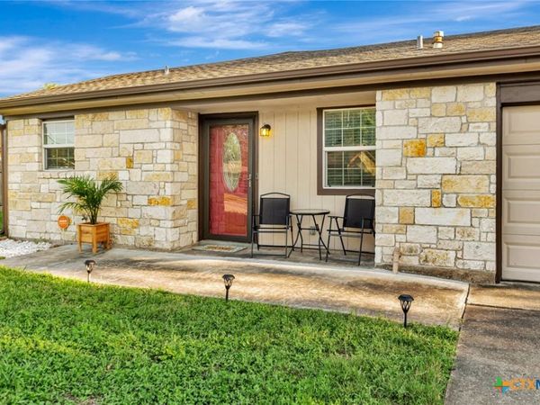 3205 Gayle Street , Victoria, TX 77901