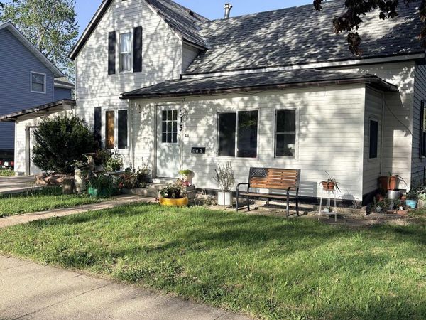 515 SUPERIOR ST, Storm Lake, IA 50588