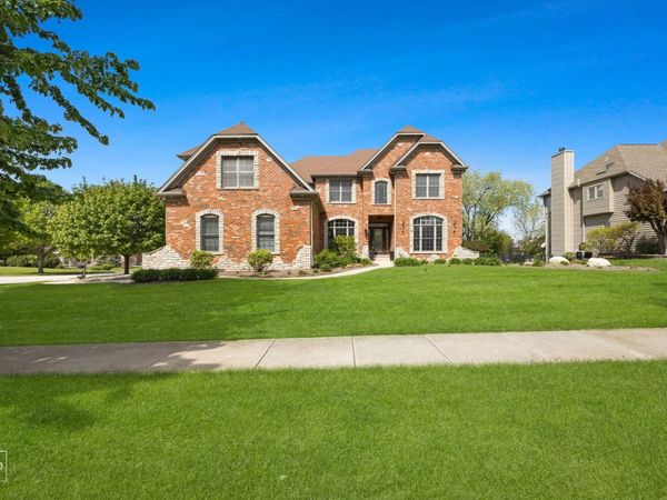 600 Willow Street , Sugar Grove, IL 60554