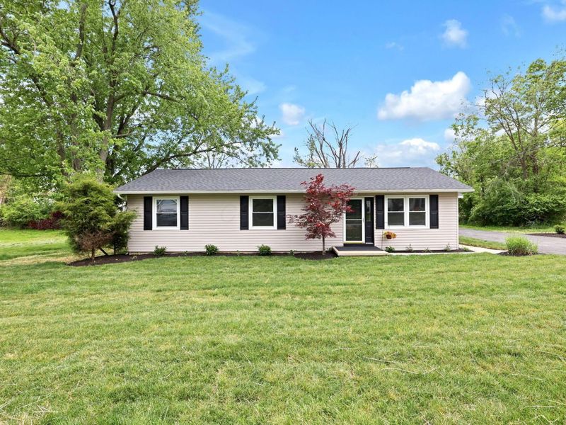 6375 W Mohican Drive, Powell, OH 43065 Photo 2