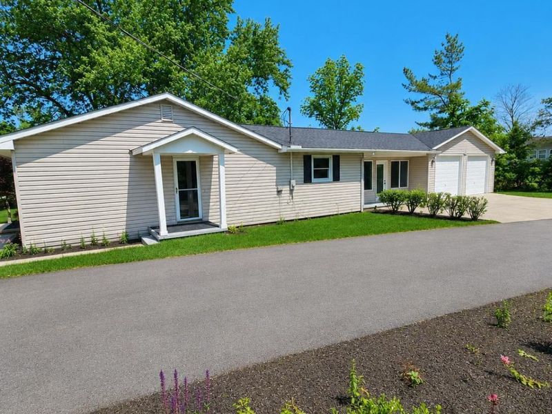 6375 W Mohican Drive, Powell, OH 43065 Photo 3