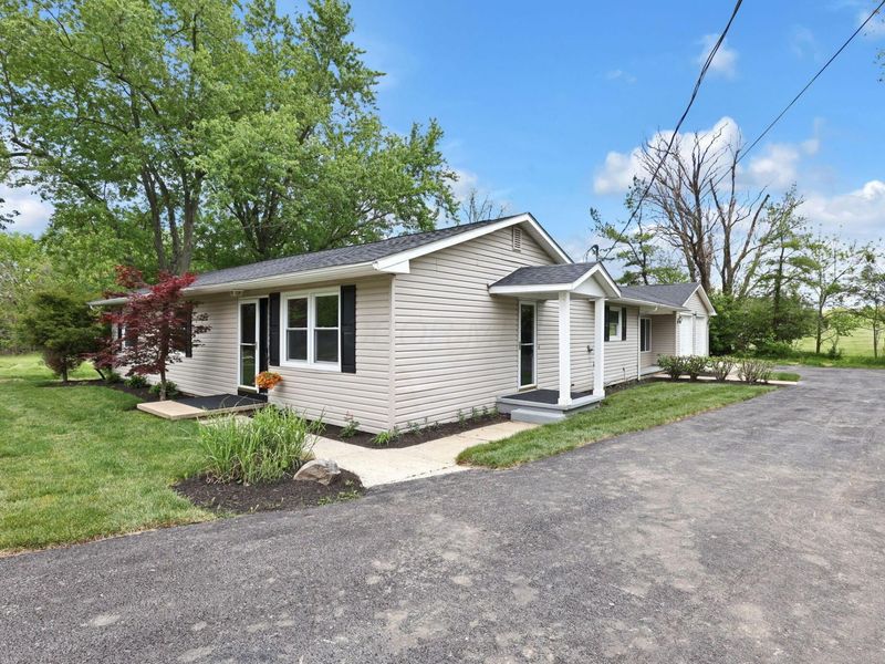 6375 W Mohican Drive, Powell, OH 43065 Photo 4