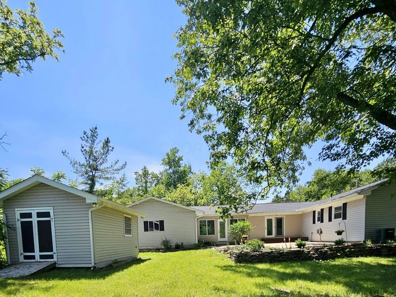 6375 W Mohican Drive, Powell, OH 43065 Photo 4