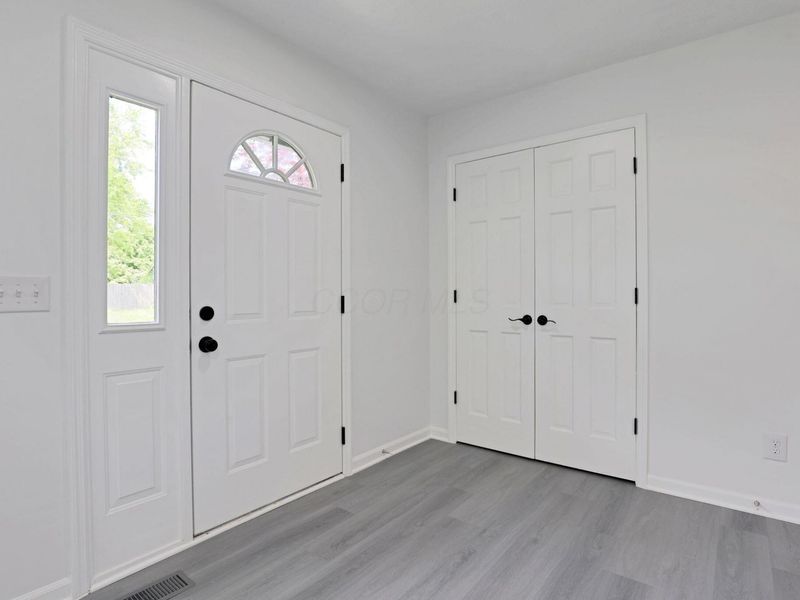 6375 W Mohican Drive, Powell, OH 43065 Photo 6