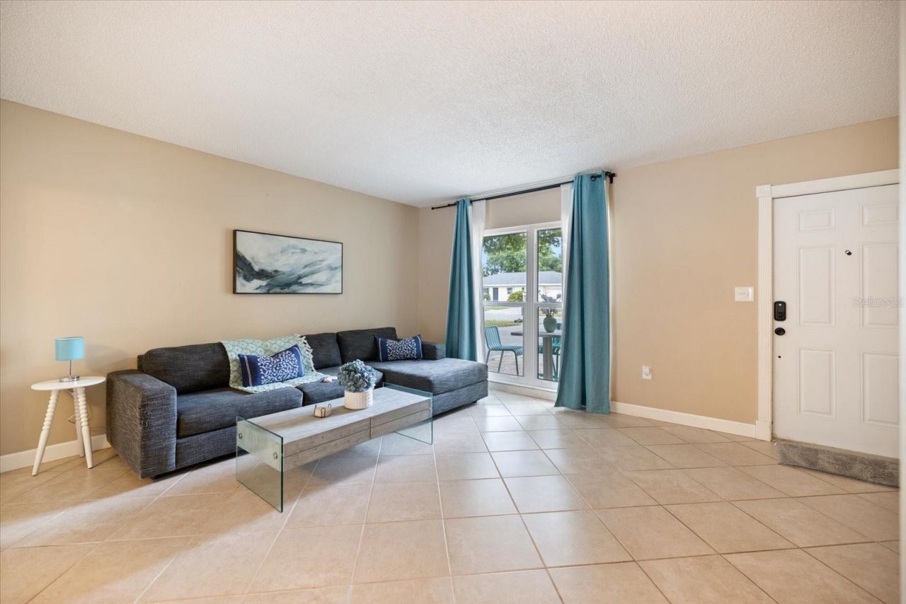 818 Plum Tree Lane, Sarasota, FL 34243 Photo