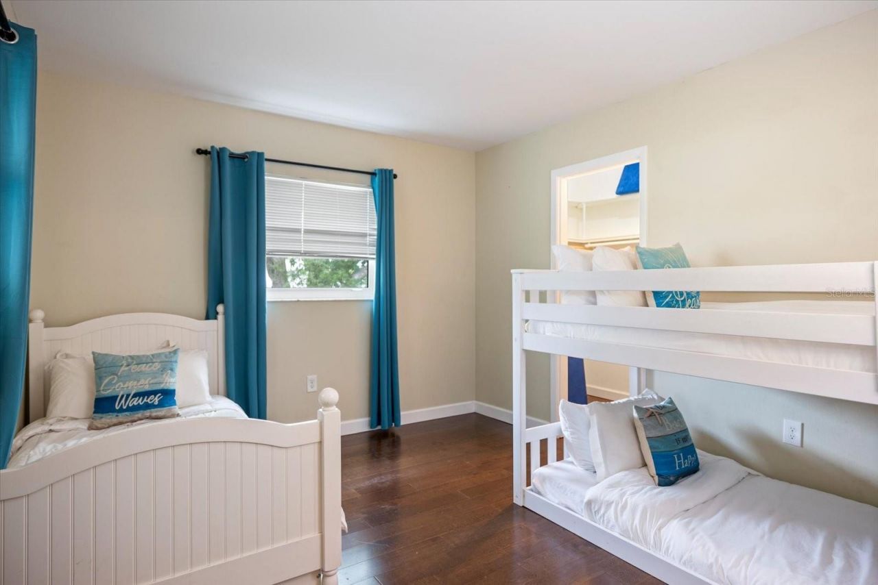 818 Plum Tree Lane, Sarasota, FL 34243 Photo