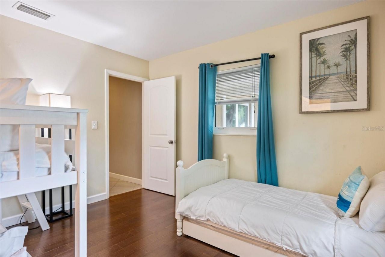 818 Plum Tree Lane, Sarasota, FL 34243 Photo