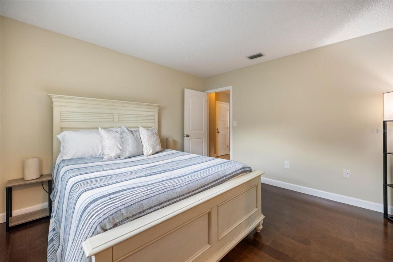 818 Plum Tree Lane, Sarasota, FL 34243 Photo