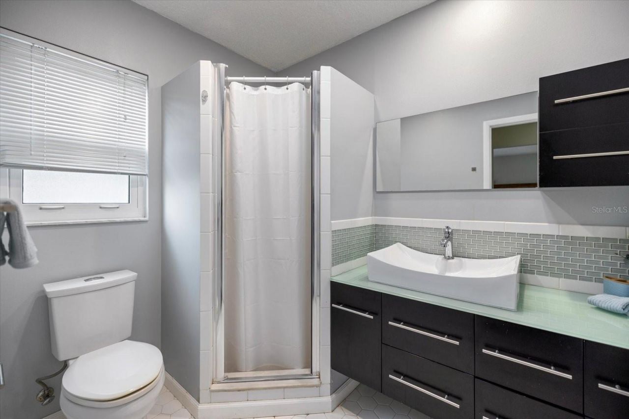 818 Plum Tree Lane, Sarasota, FL 34243 Photo