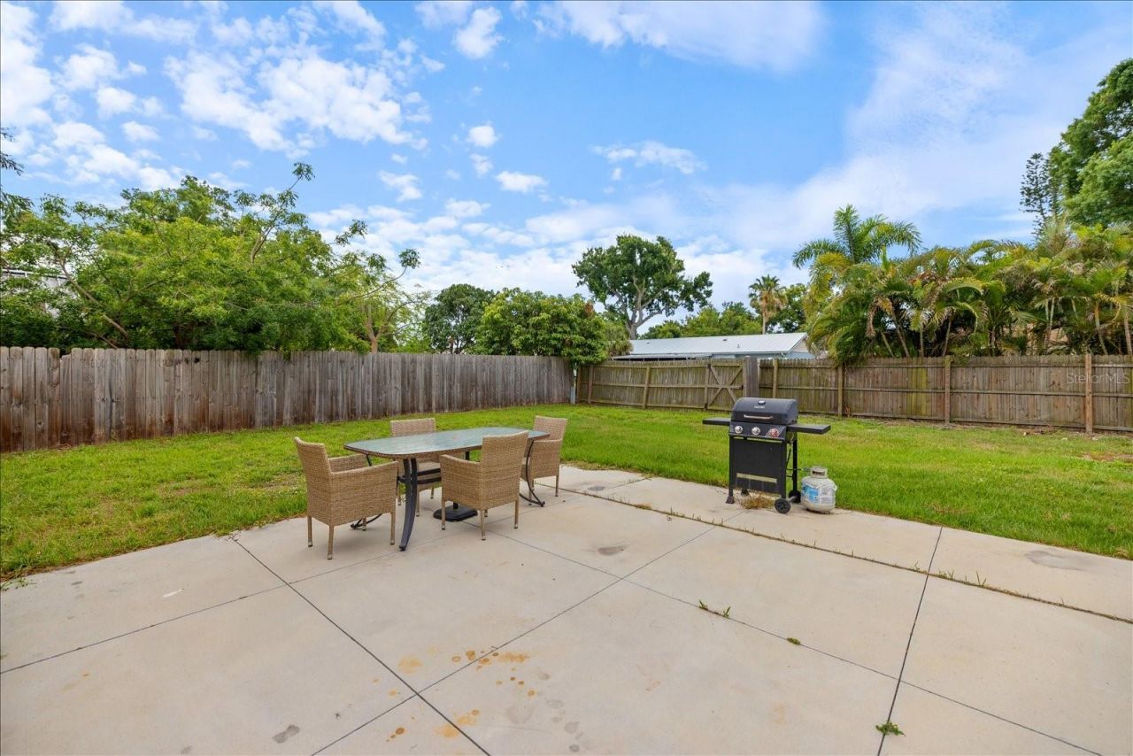 818 Plum Tree Lane, Sarasota, FL 34243 Photo