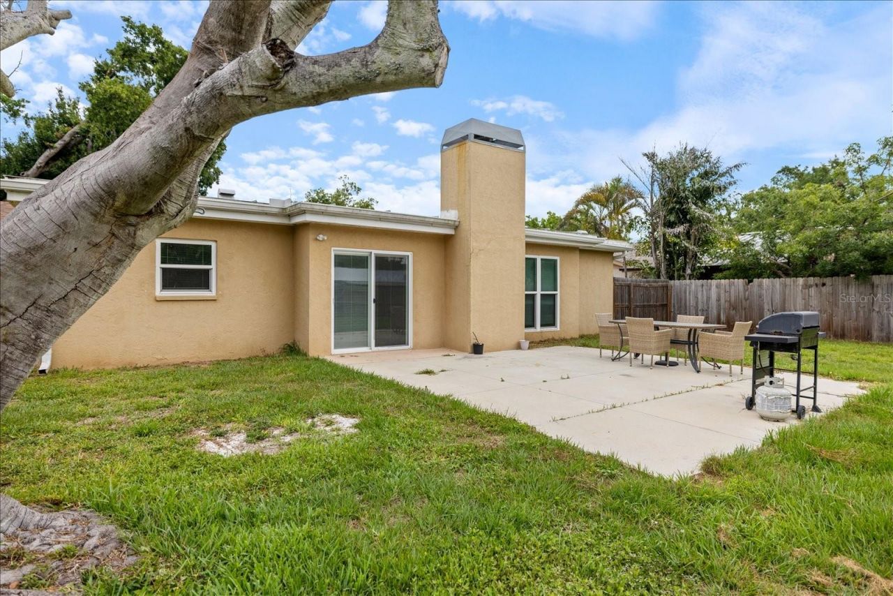 818 Plum Tree Lane, Sarasota, FL 34243 Photo