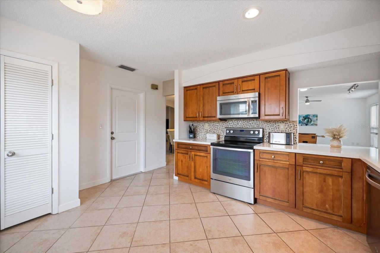 818 Plum Tree Lane, Sarasota, FL 34243 Photo