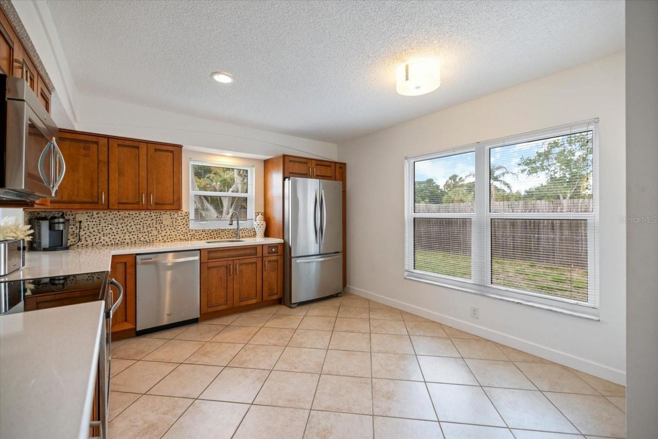 818 Plum Tree Lane, Sarasota, FL 34243 Photo