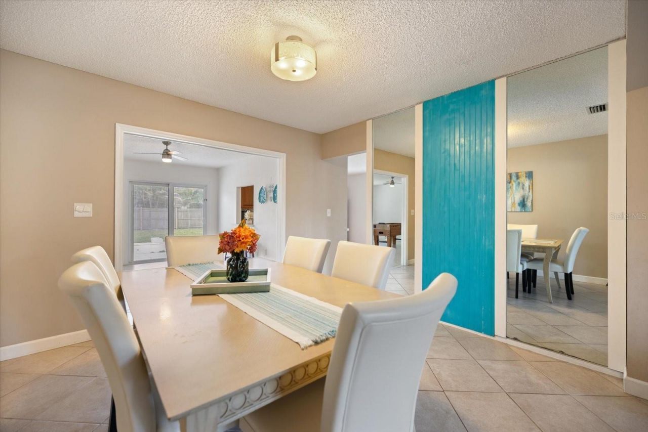 818 Plum Tree Lane, Sarasota, FL 34243 Photo