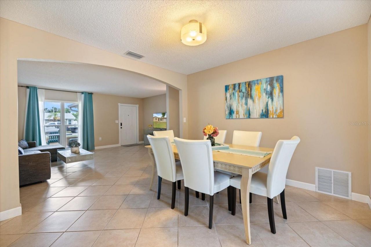818 Plum Tree Lane, Sarasota, FL 34243 Photo