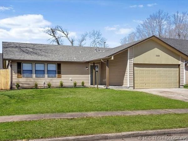 2426 S 104th East Avenue , Tulsa, OK 74129