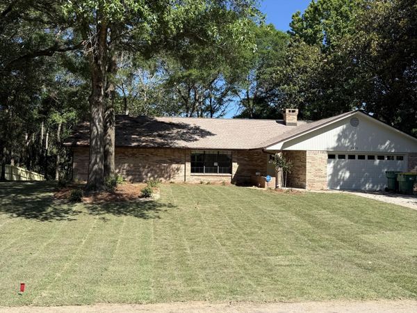 2435 Rocky Shores Drive, Niceville, FL 32578