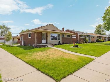 12890 Hemingway, Redford Twp, MI 48239