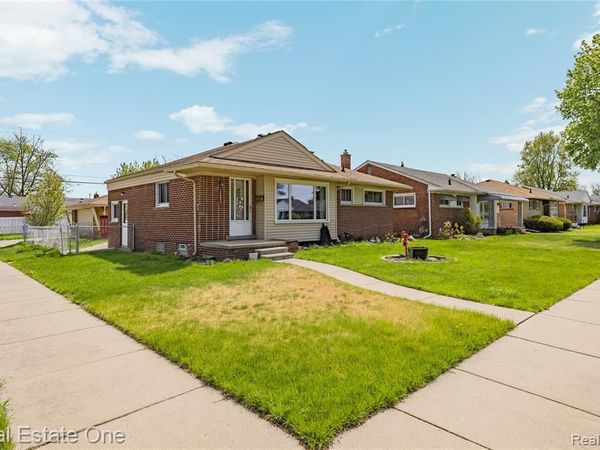 12890 Hemingway, Redford Twp, MI 48239