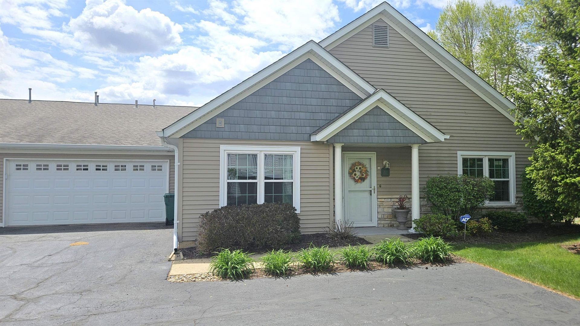 222 Lily Lane, Rockford, IL 61107 Main Photo