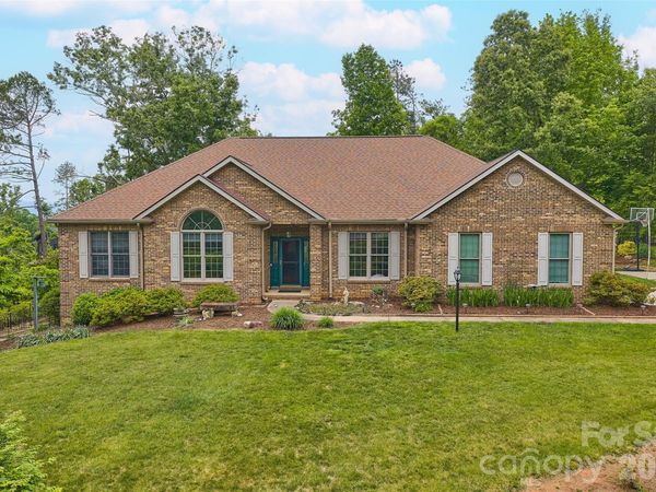 8 Ridgemont Drive, Weaverville, NC 28787