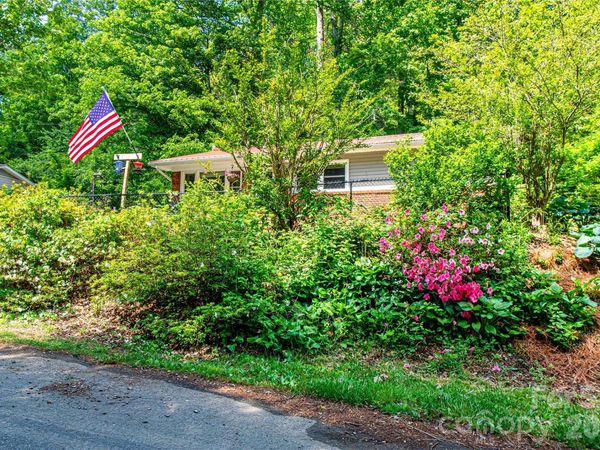 203 Kennedy Drive , Swannanoa, NC 28778