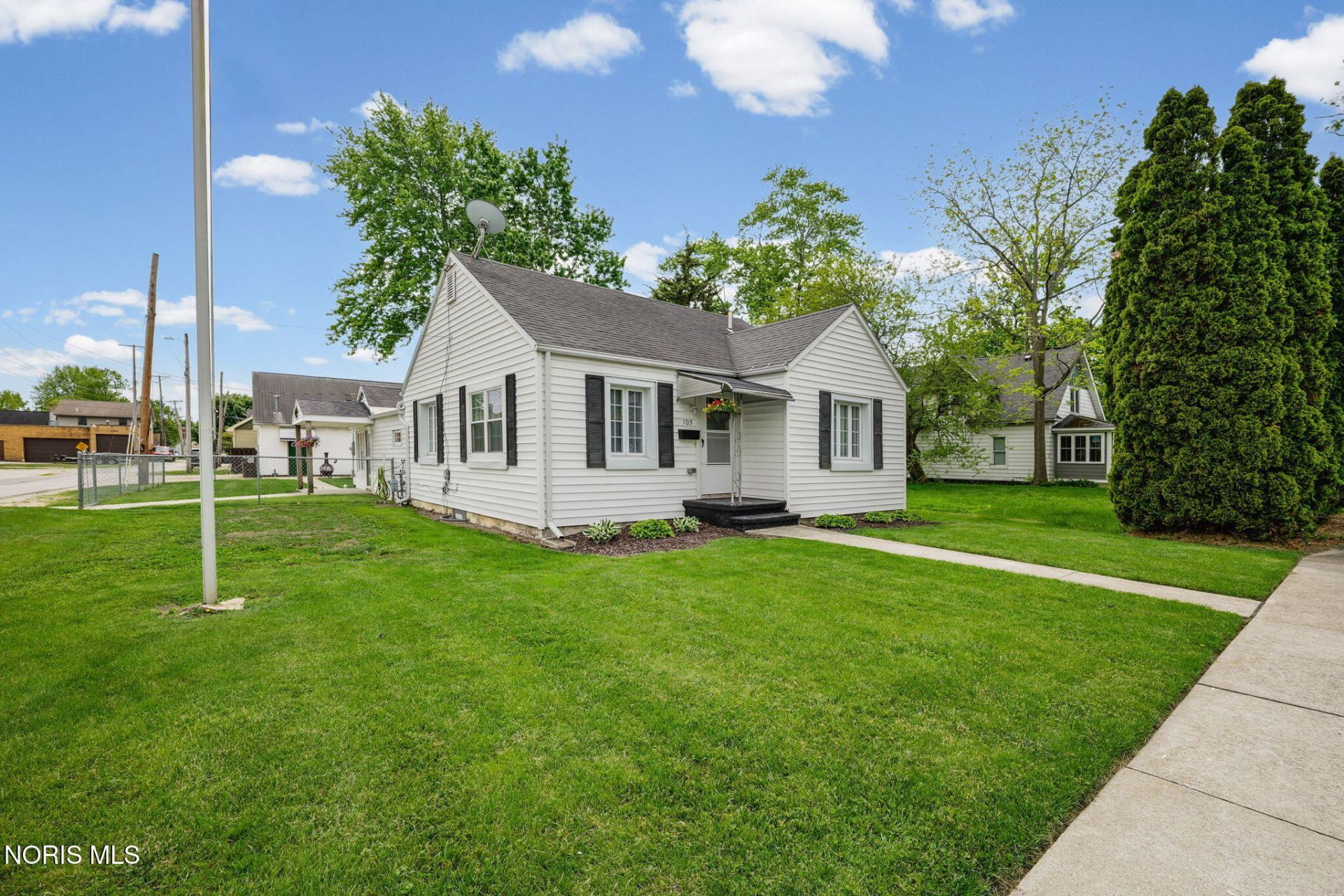 103 W 6th Street, Genoa, OH 43430 Main Photo