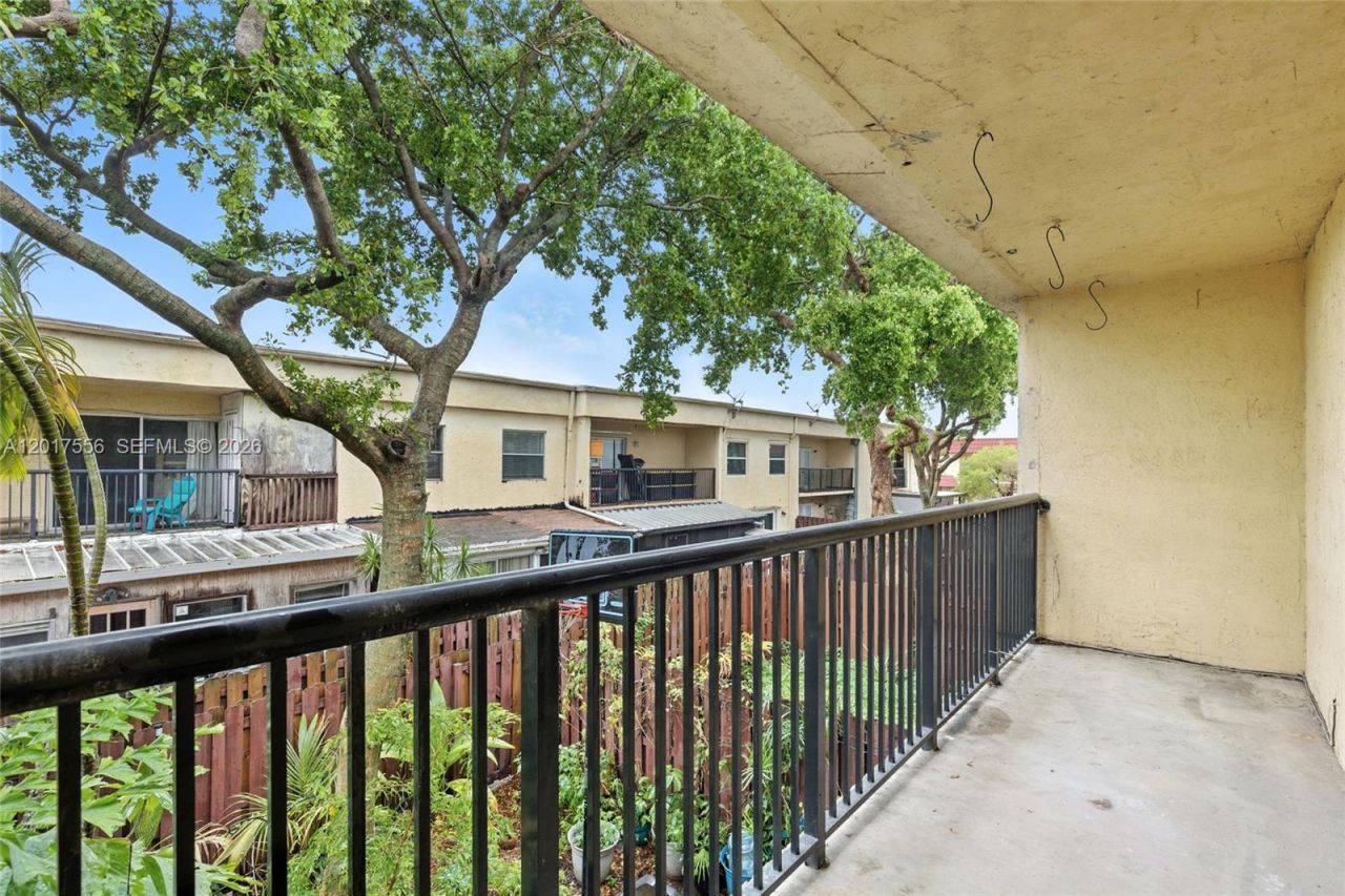 4165 SW 66th Ter , Unit 109, Davie, FL 33314 Photo