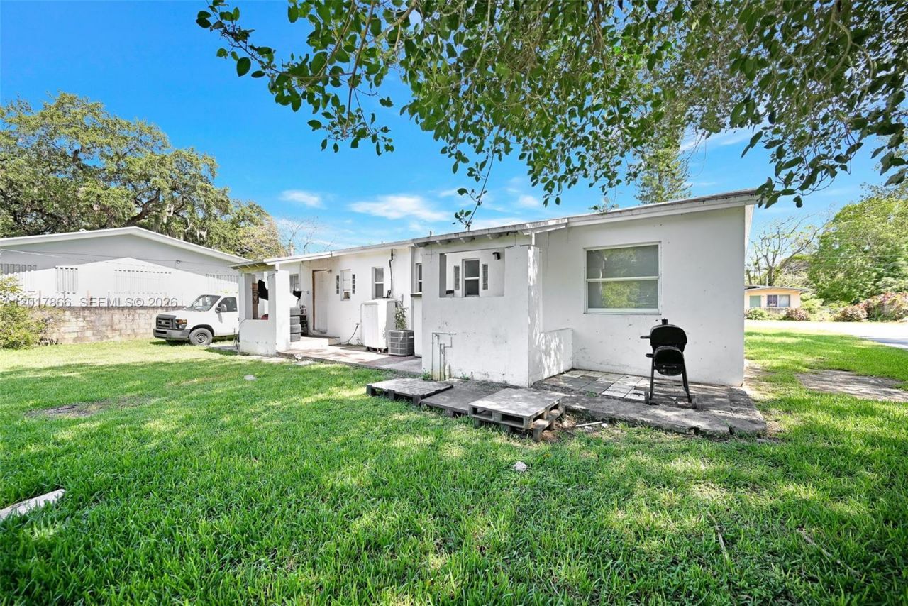 577 NW 90th St , Unit 555, El Portal, FL 33150 Photo