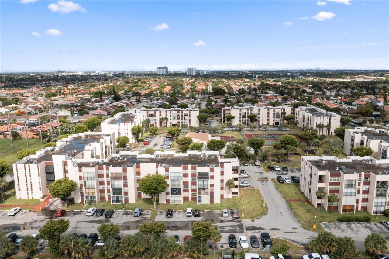 9401 SW 4th St , Unit 209, Miami, FL 33174 Photo